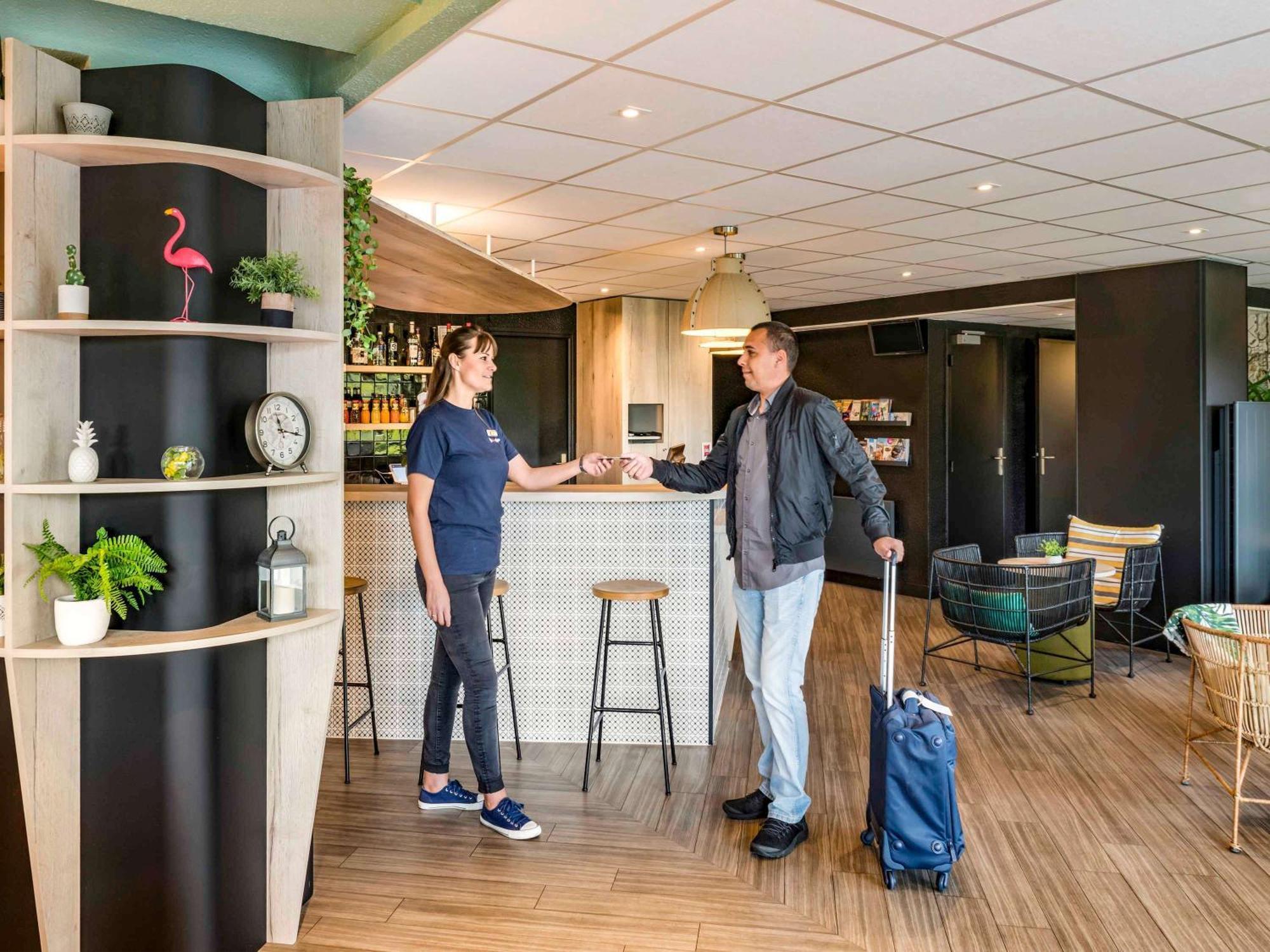 Отель Ibis Creil Sur Oise Виллер-Сен-Поль Экстерьер фото